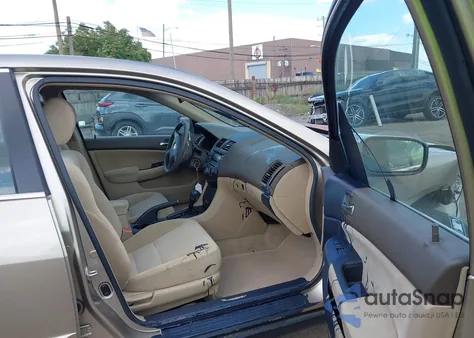 2003 Honda Accord 2.4 Lx z USA, uszkodzony, nr VIN 1HGCM56323A107955